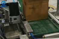 el etiquetado automático de la caja de 220V 0.65KW trabaja a máquina la impresión en tiempo real del código de barras